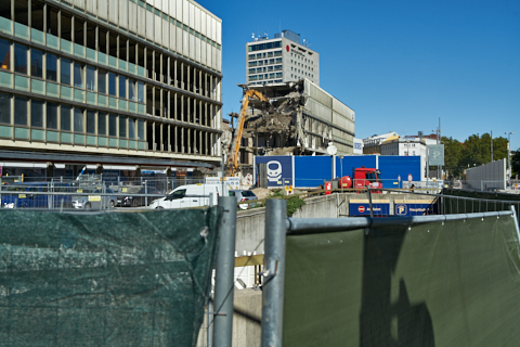 01.10.2019 - Abriss des Bürogebäude recht vom der Empfangshalle des Hauptbahof München