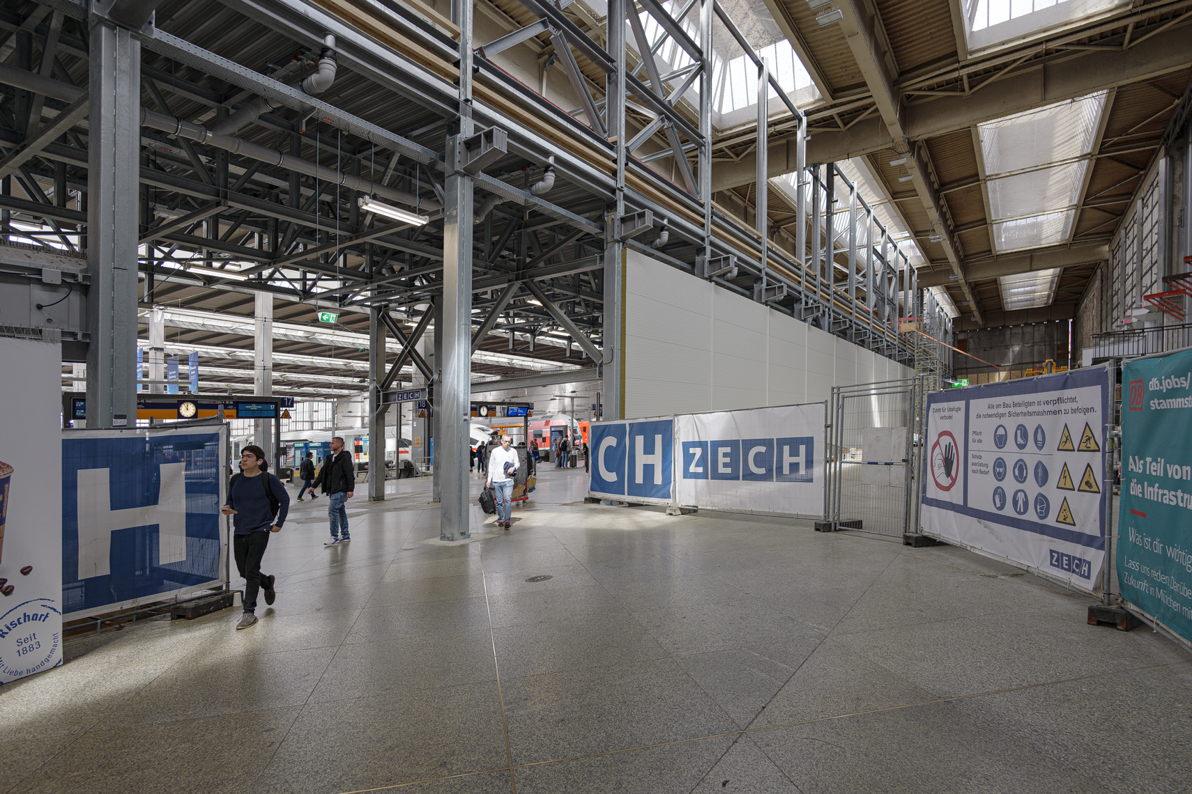 16.04.2025 - Aufteilung im Hauptbahnhof