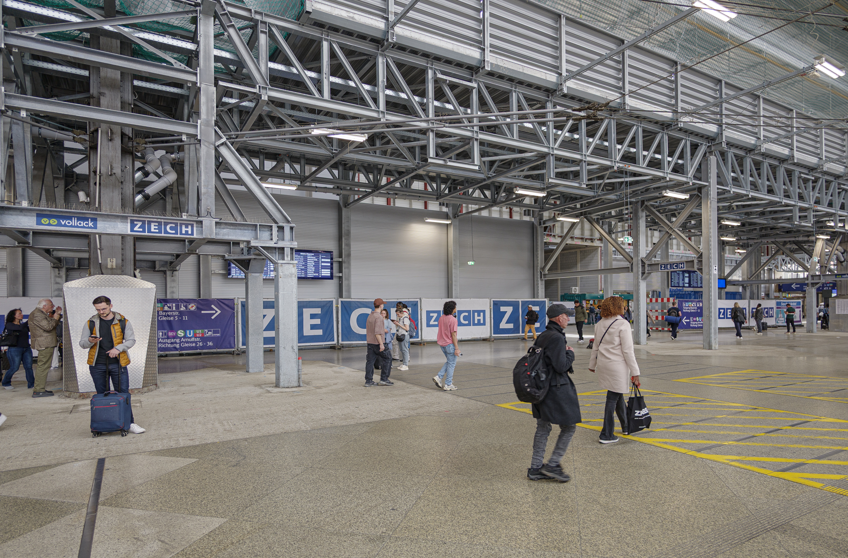16.04.2025 - Aufteilung im Hauptbahnhof